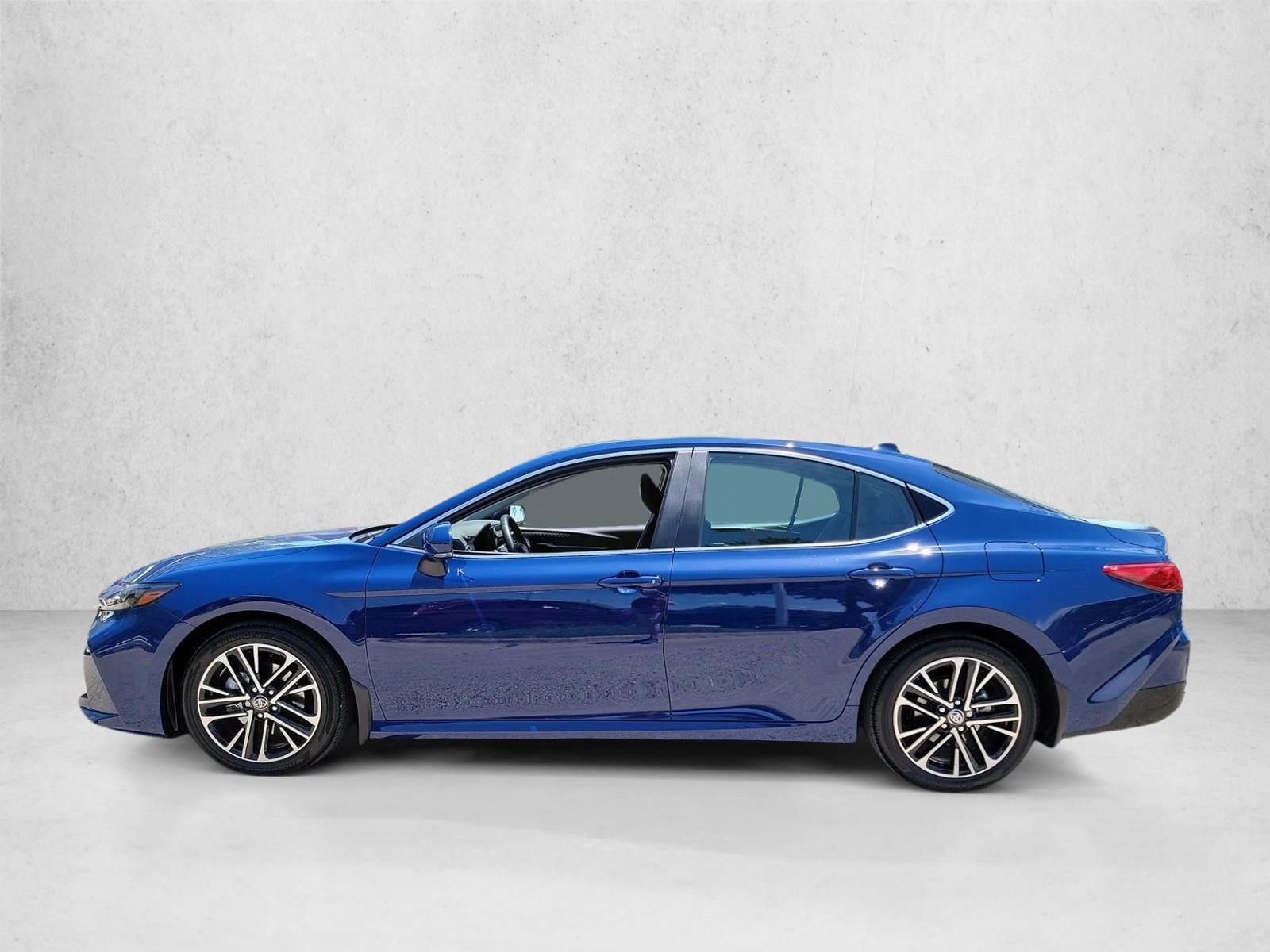 2026 Toyota Camry XLE - Photo 8
