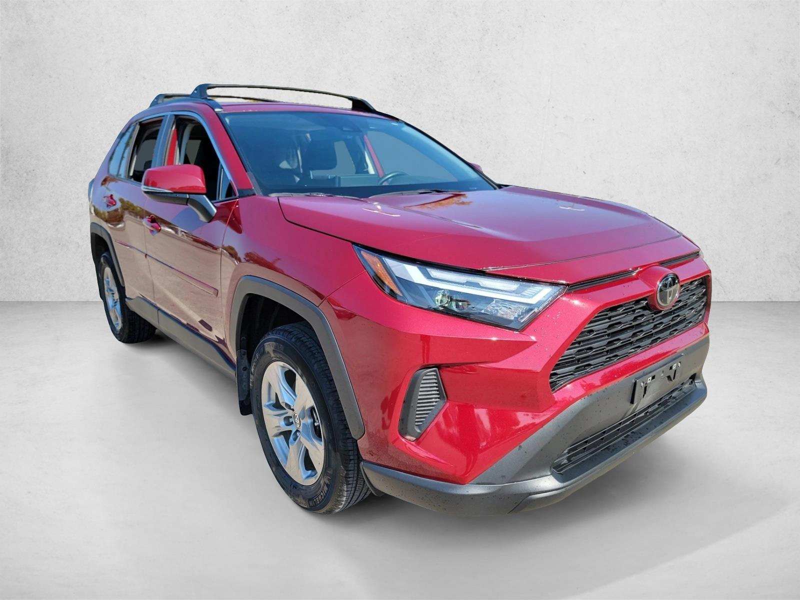 2024 Toyota RAV4 XLE photo 3