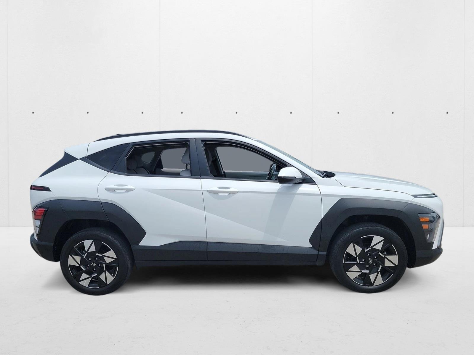 2024 Hyundai Kona SEL photo 4