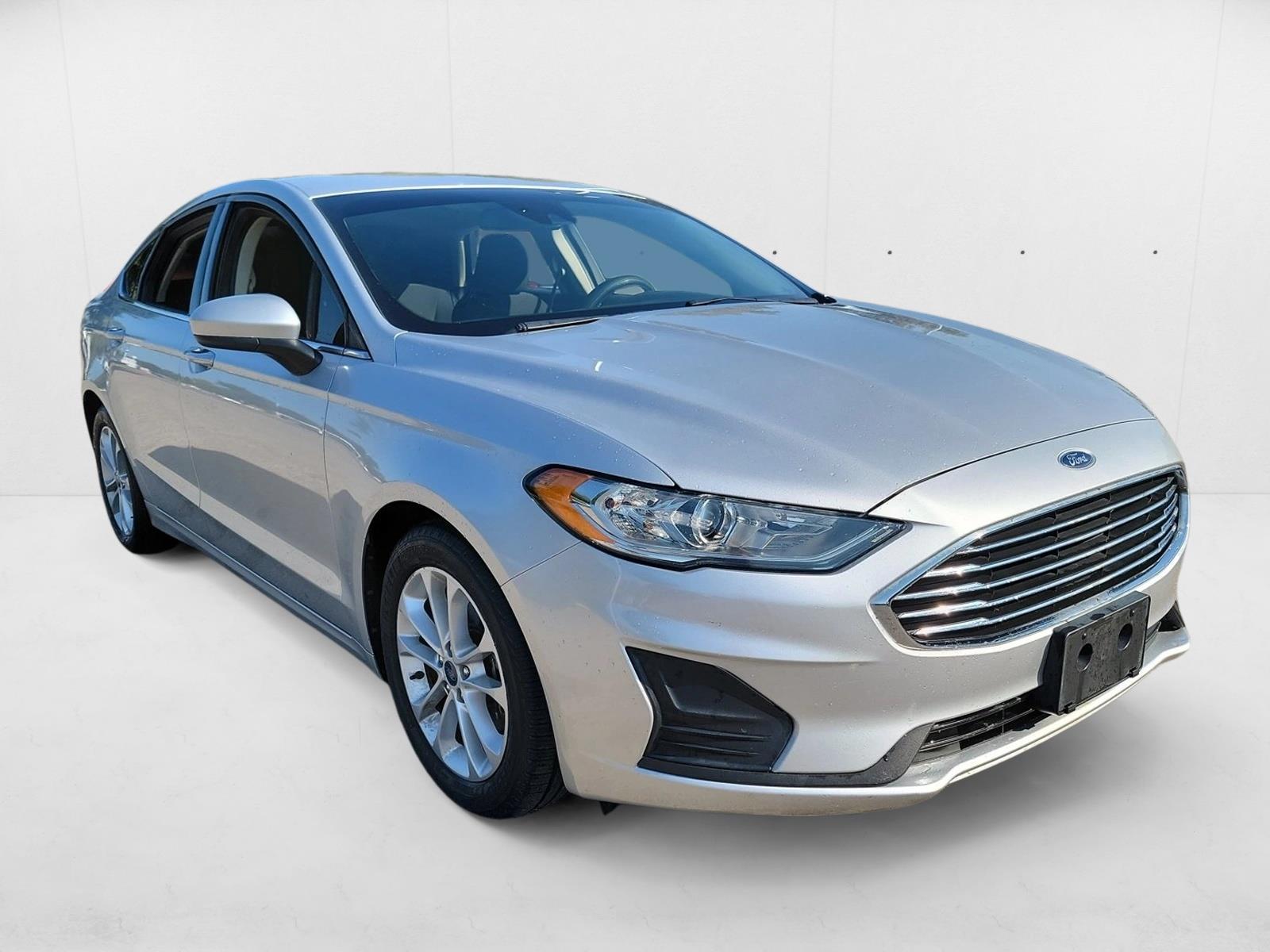 2019 Ford Fusion SE photo 3