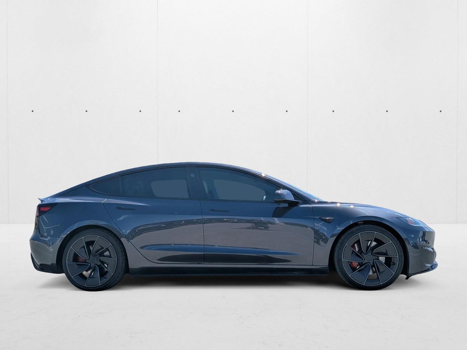 2024 Tesla Model 3 Performance photo 4