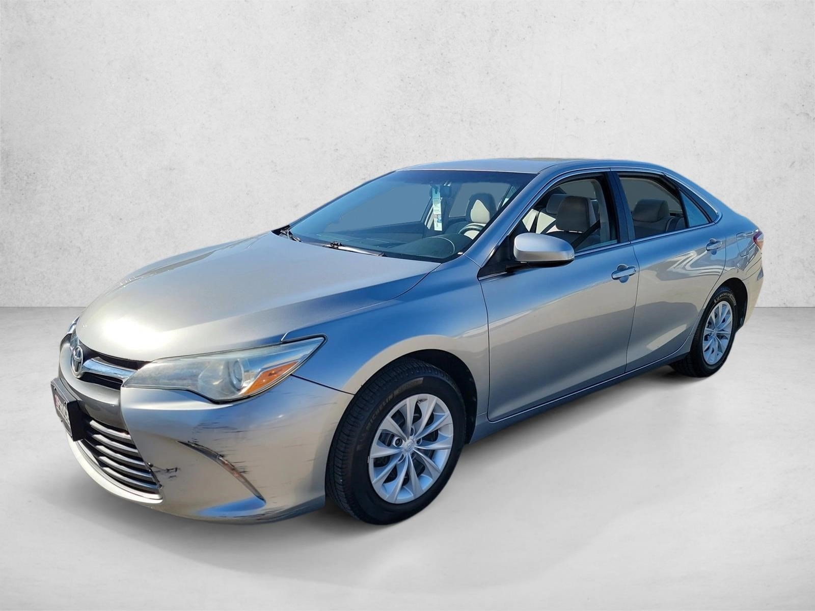 2017 Toyota Camry LE's photo