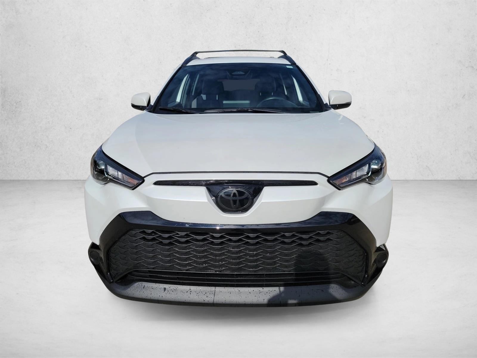 2024 Toyota Corolla Cross SE photo 2