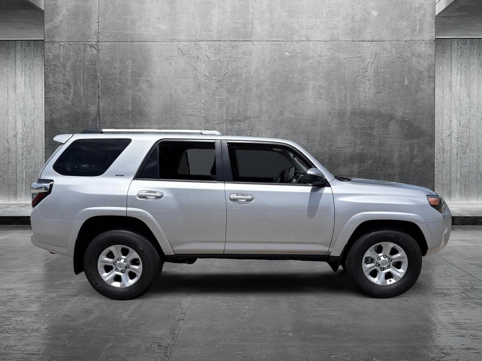 2024 Toyota 4Runner SR5 photo 4