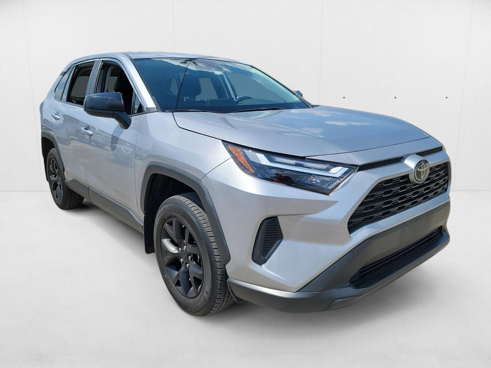 2024 Toyota RAV4 LE photo 3