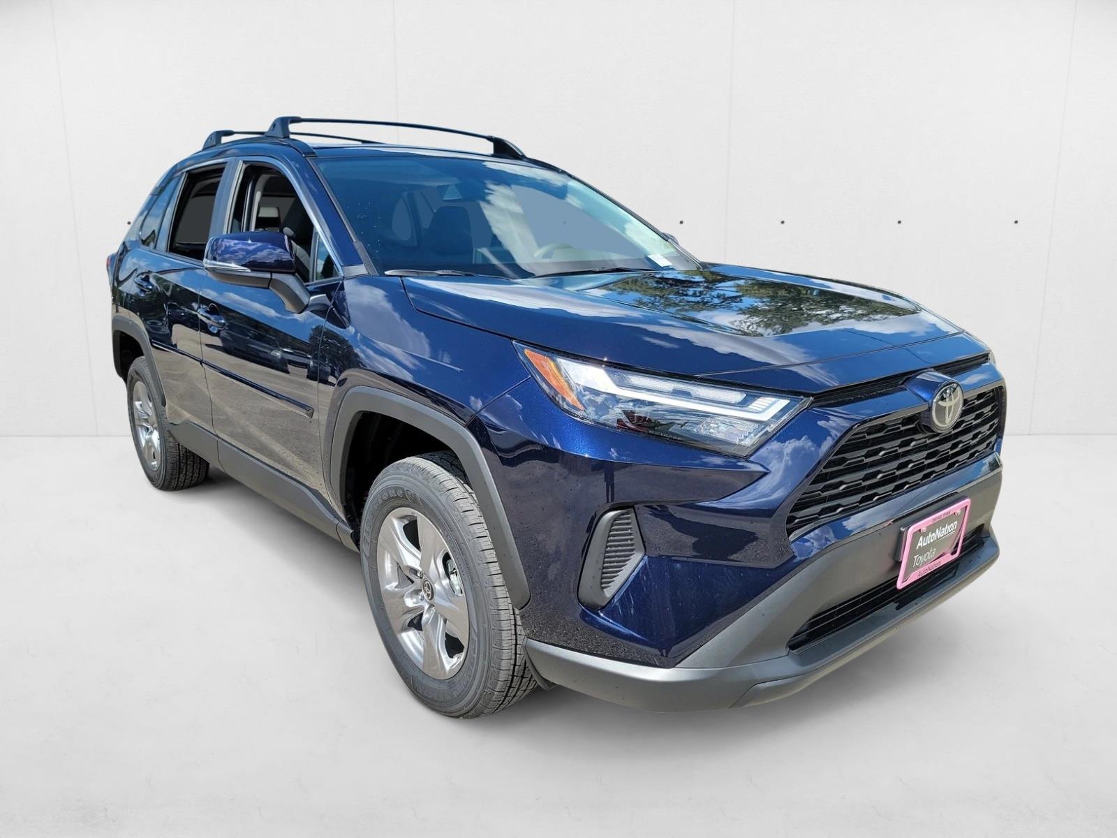 2025 Toyota RAV4 XLE photo 3