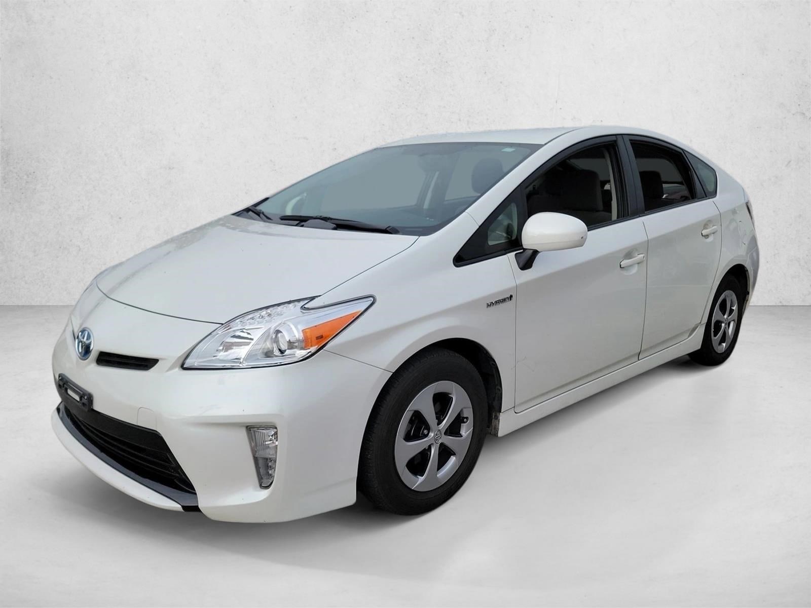 2014 Toyota Prius Two's photo