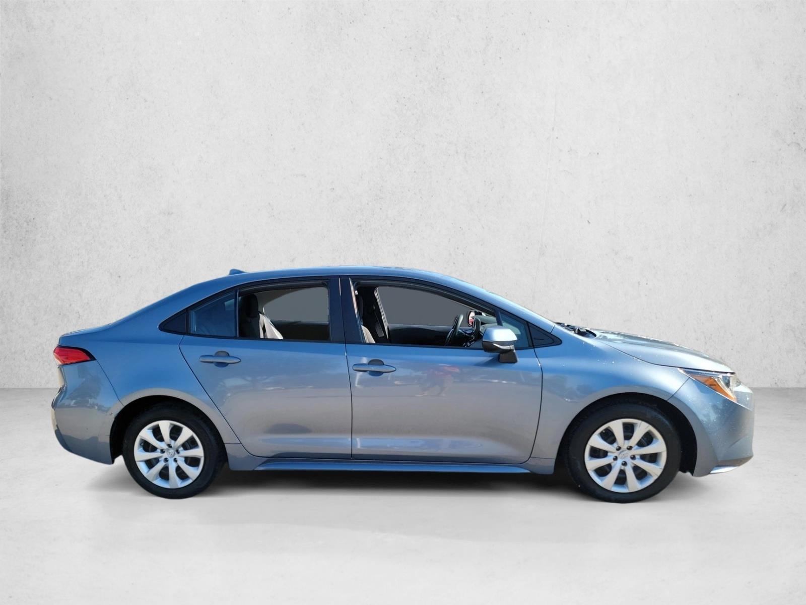 2023 Toyota Corolla LE photo 4