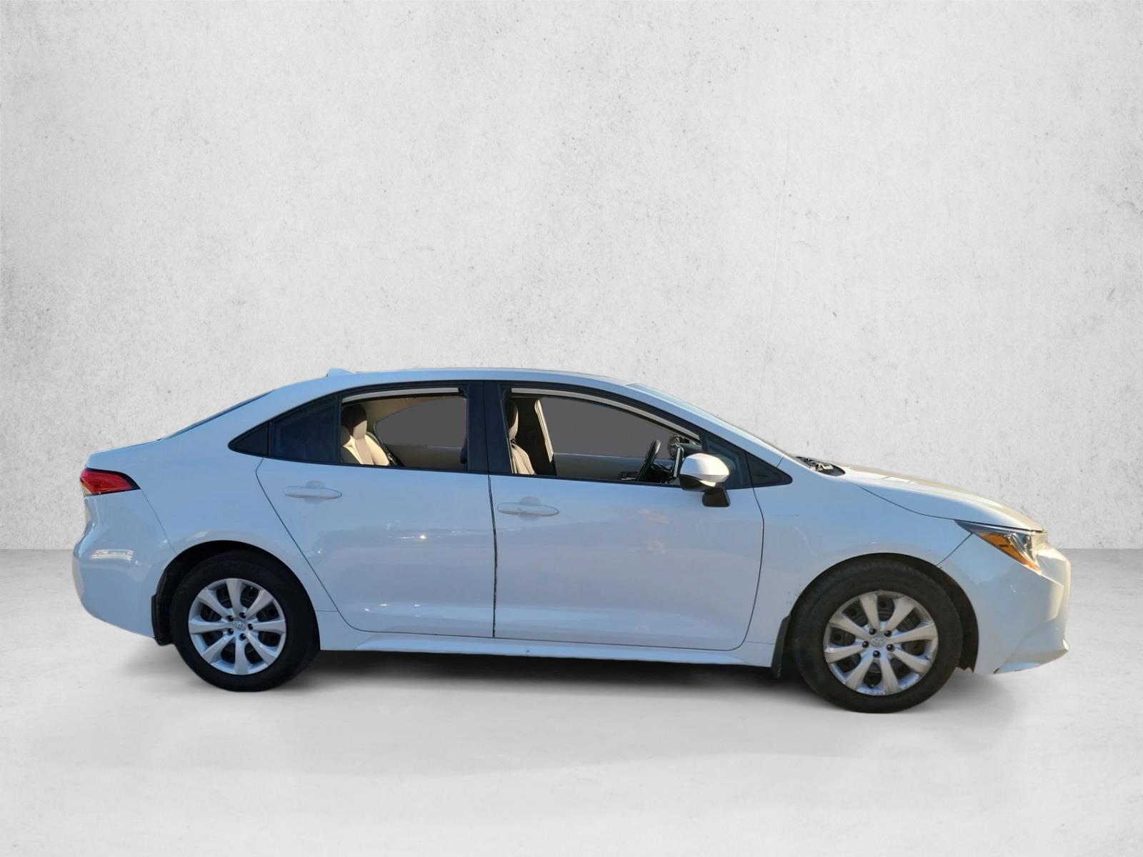 2021 Toyota Corolla LE photo 4