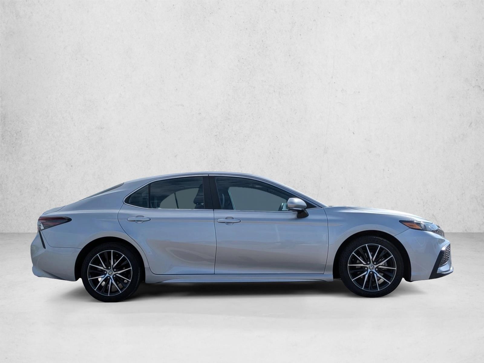 2021 Toyota Camry SE photo 4