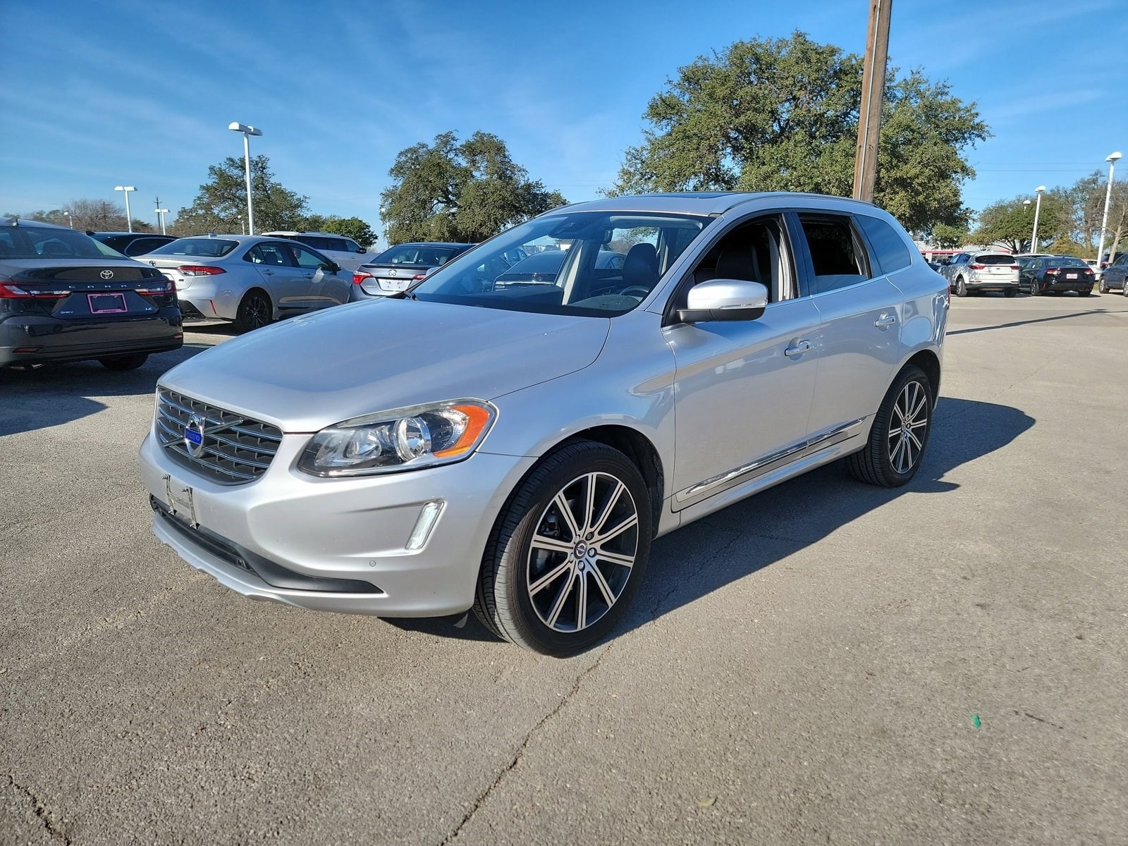 2015 Volvo XC60 Premier's photo