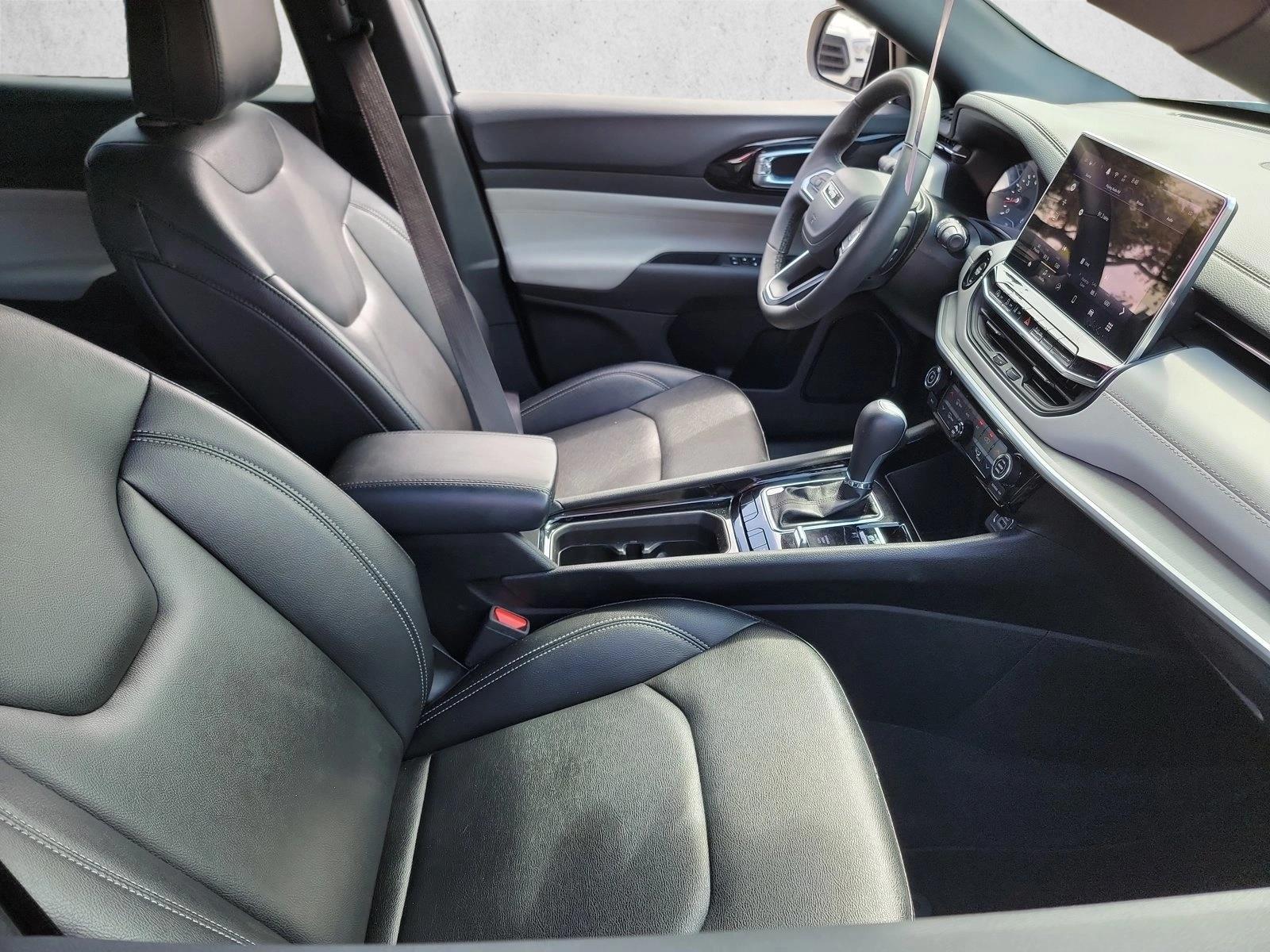2025 Jeep Compass Limited - Photo 15