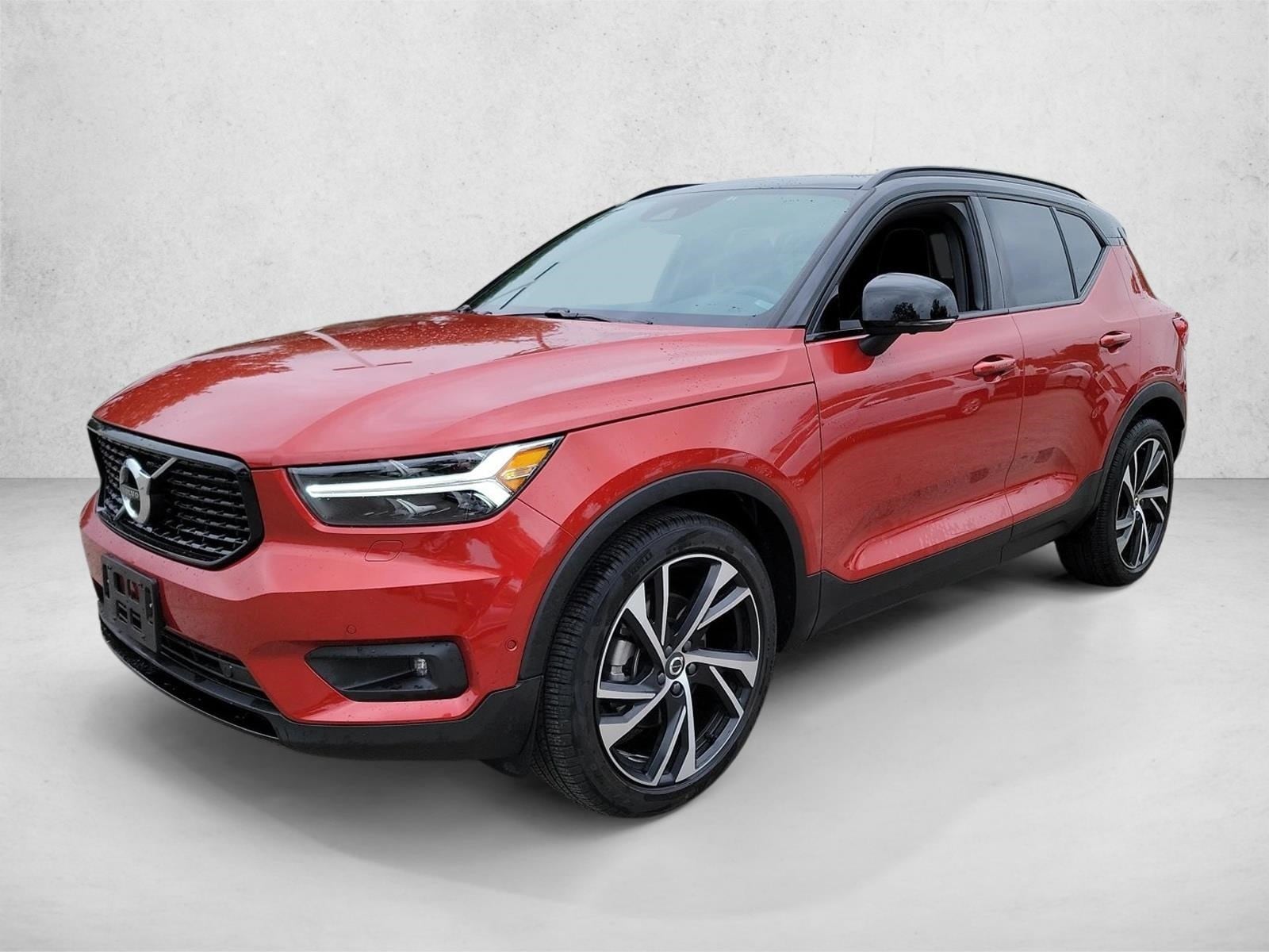 2022 Volvo XC40 T5 R-Design AWD's photo