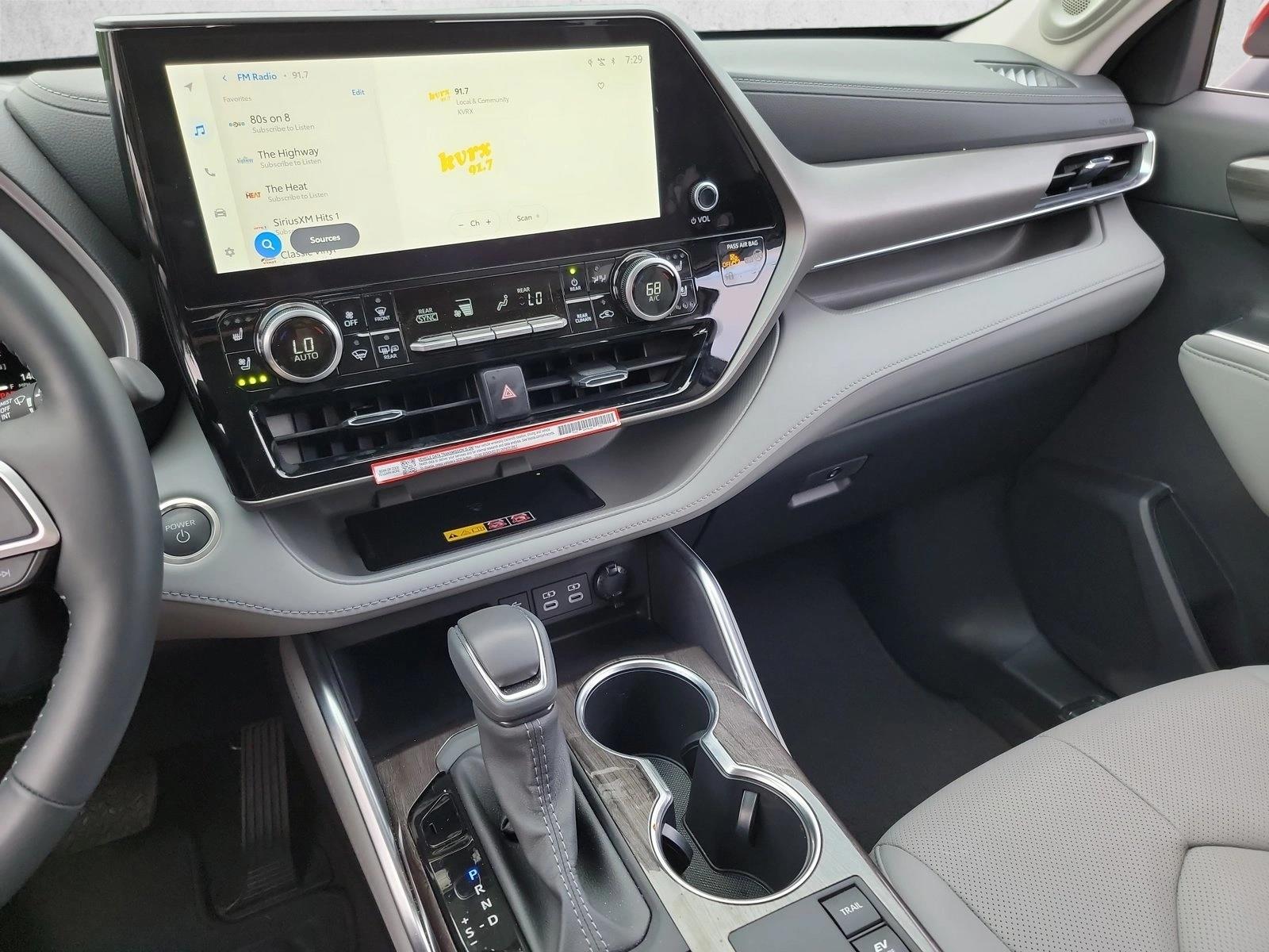 2026 Toyota Highlander Limited - Photo 24