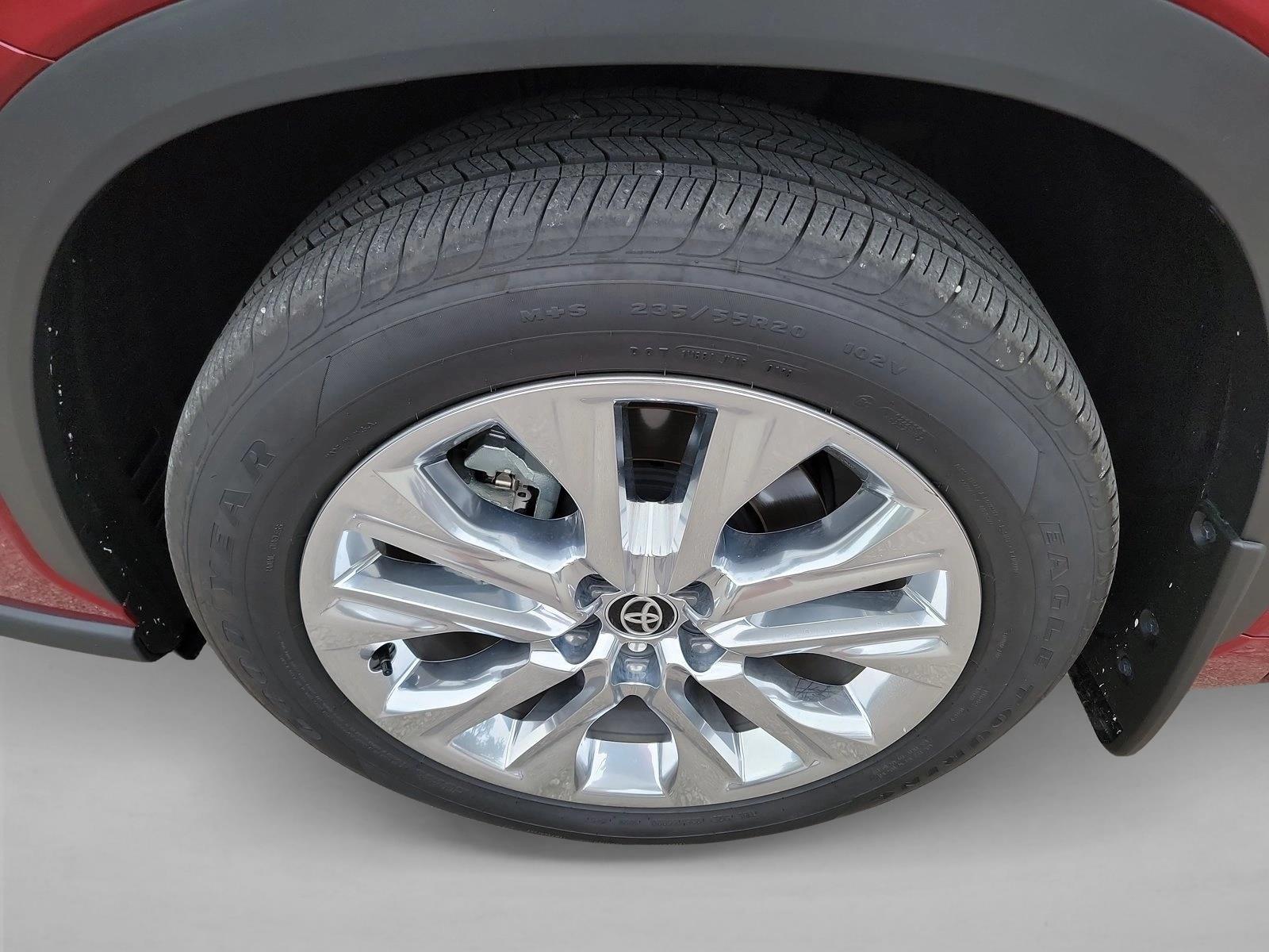 2026 Toyota Highlander Limited - Photo 9
