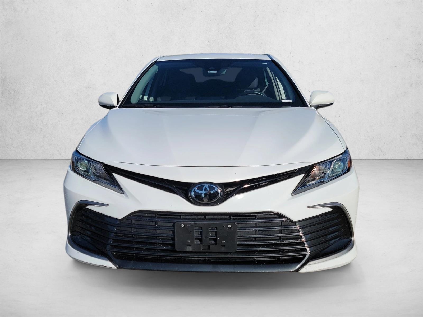 2022 Toyota Camry LE photo 2