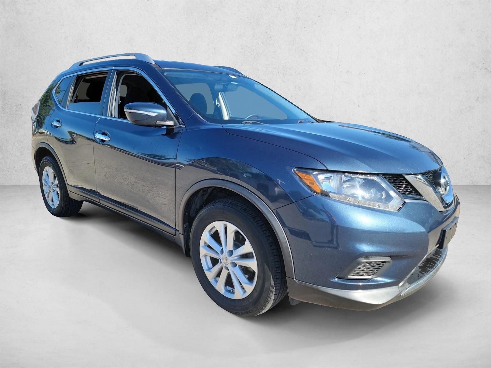2015 Nissan Rogue SV photo 3