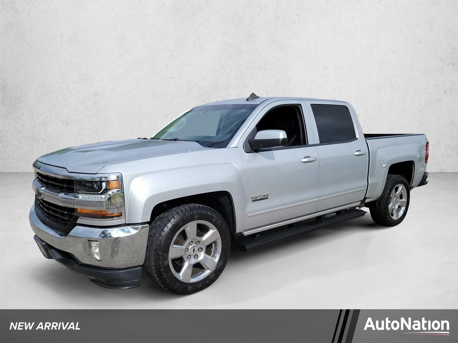 Pre-Owned 2017 Chevrolet Silverado 1500 LT w/1LT Rear Wheel Drive