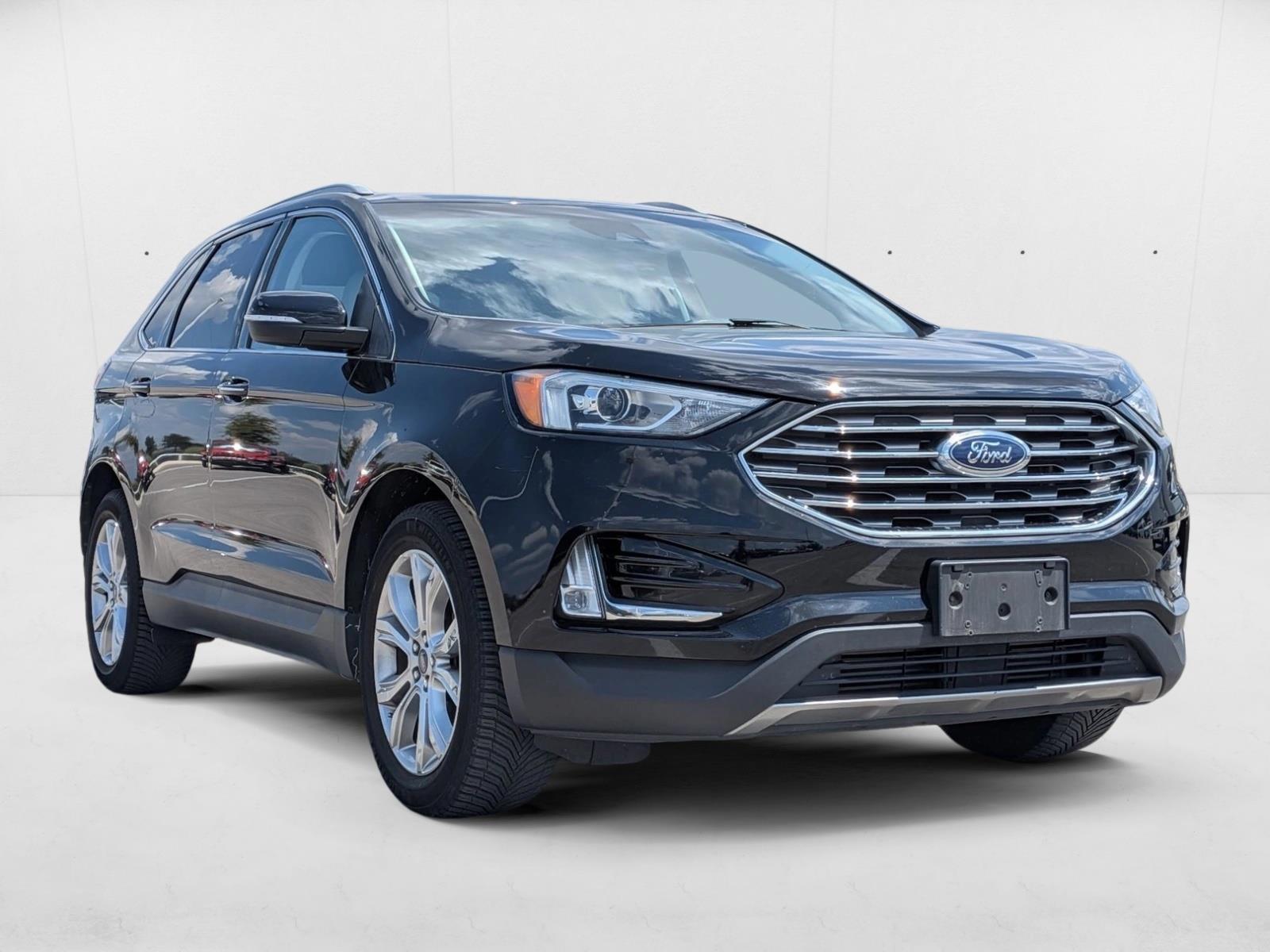 2019 Ford Edge Titanium photo 3