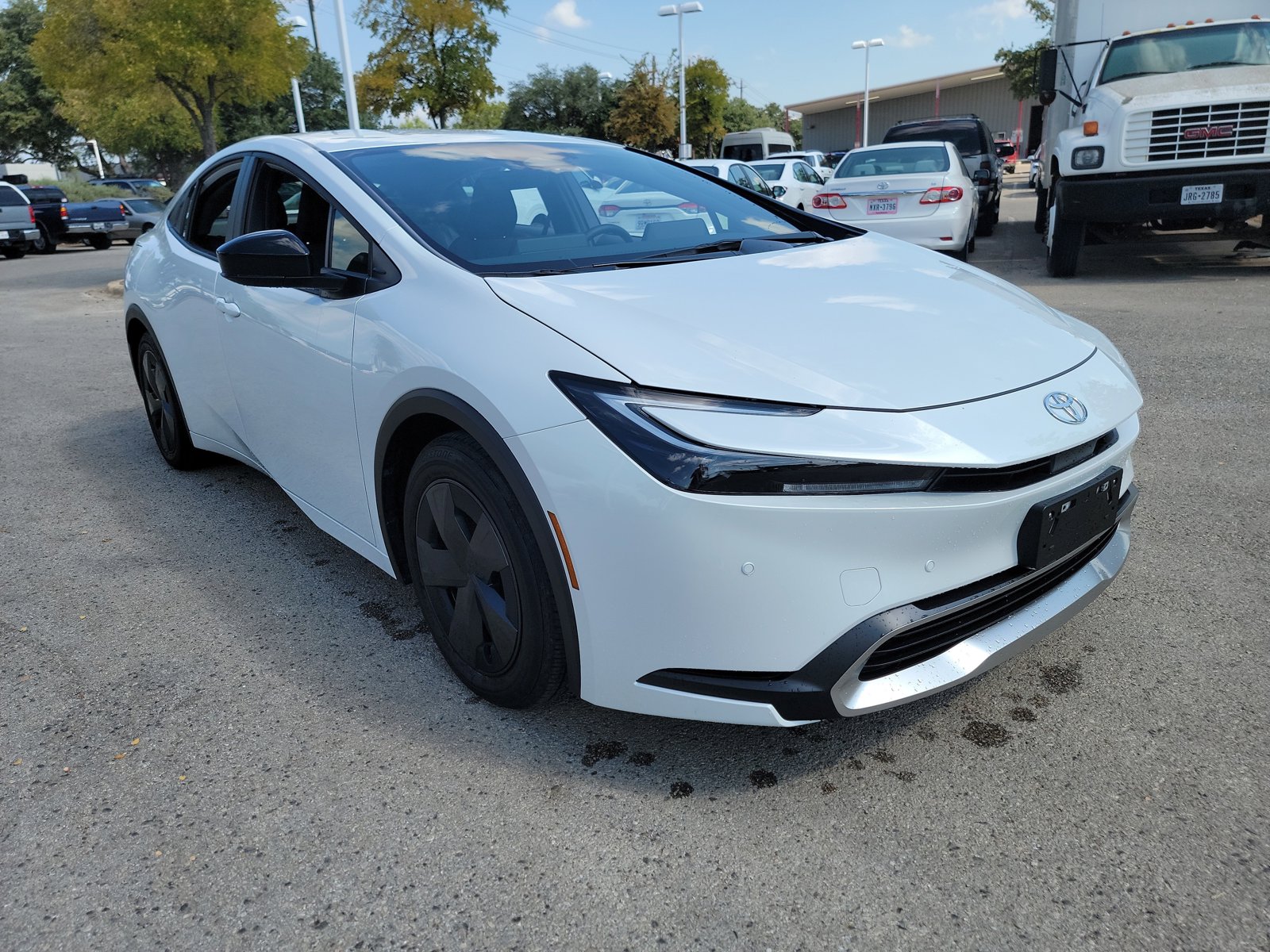 2025 Toyota Prius Plug-in Hybrid SE photo 3