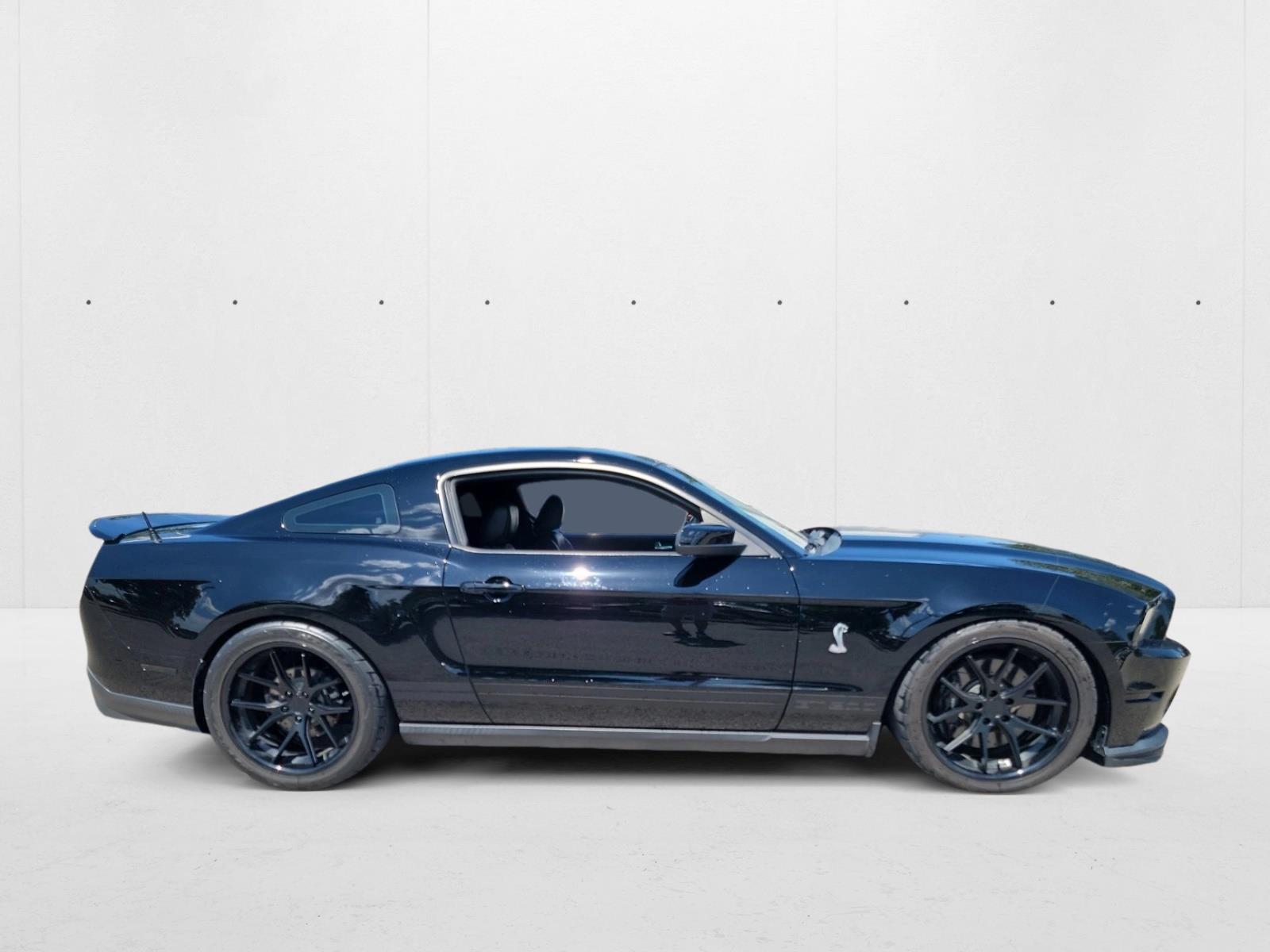 2010 Ford Mustang Shelby GT photo 4