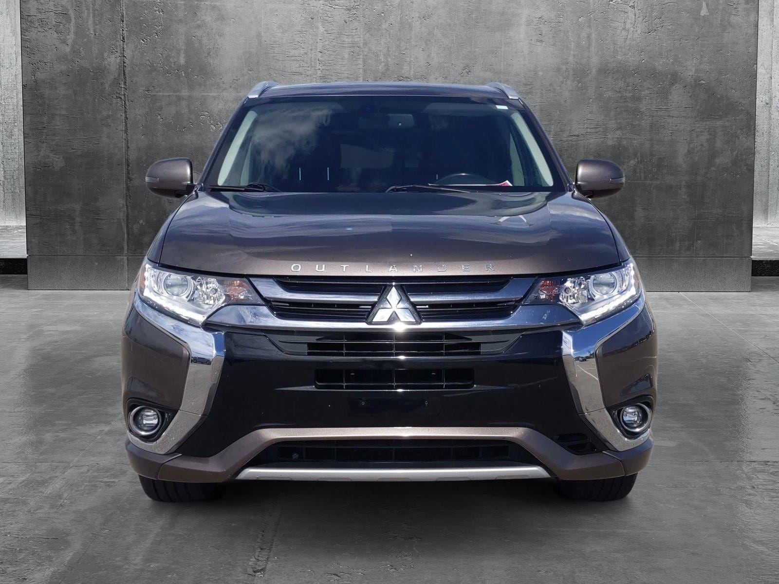 2018 Mitsubishi Outlander PHEV SEL S-AWC photo 2