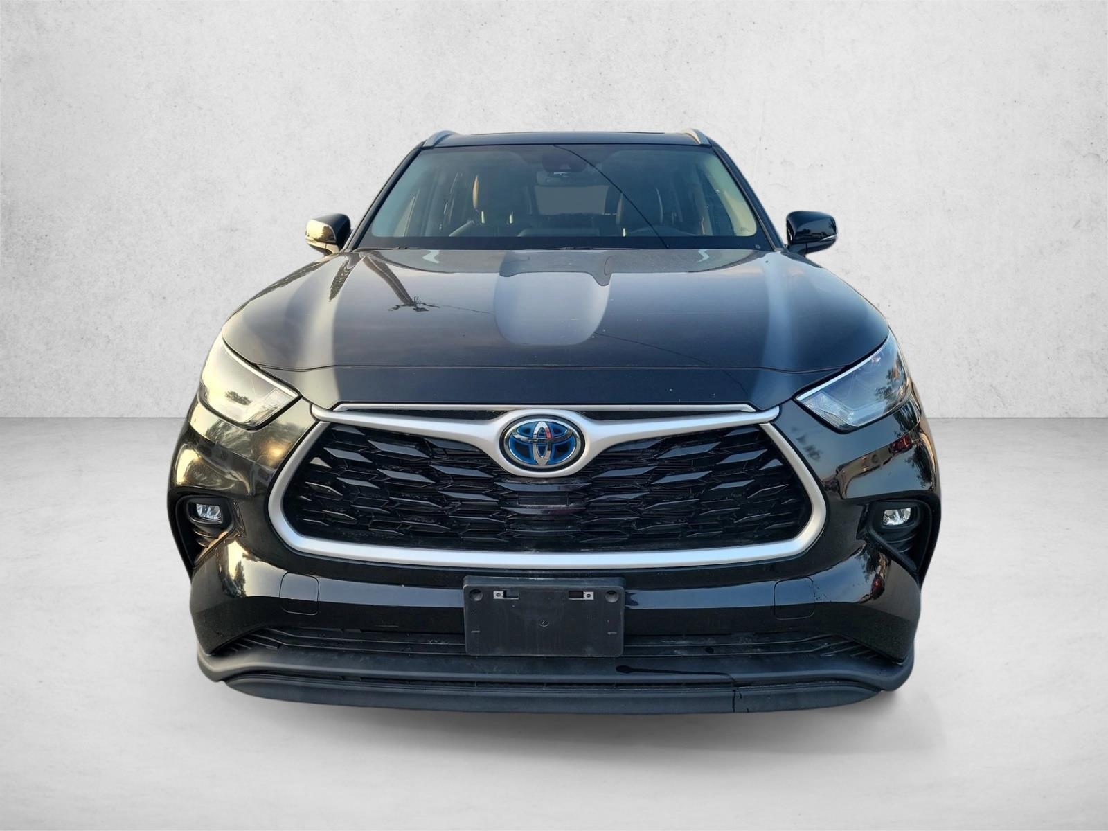 2023 Toyota Highlander Hybrid XLE photo 2