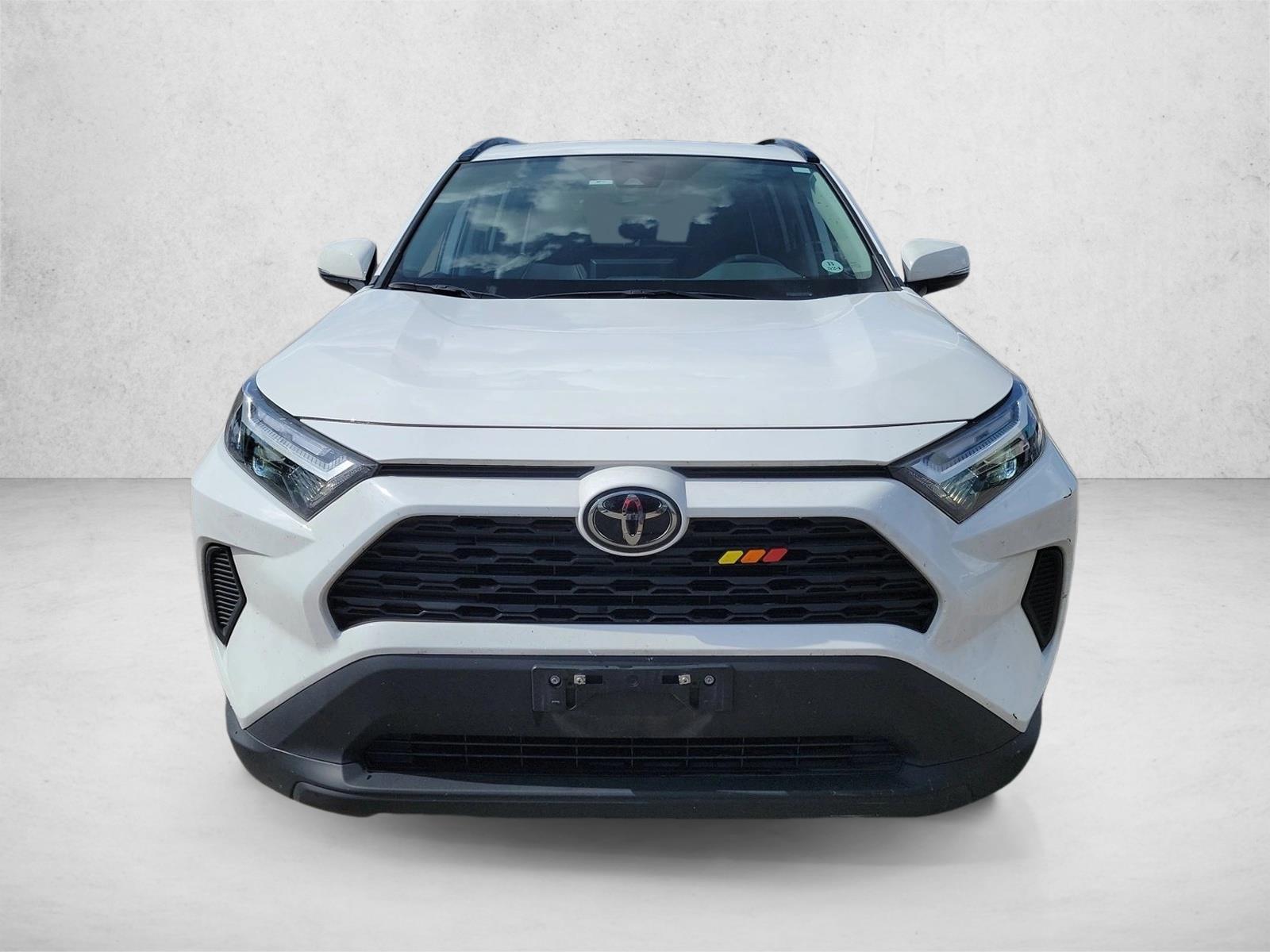 2024 Toyota RAV4 XLE photo 2
