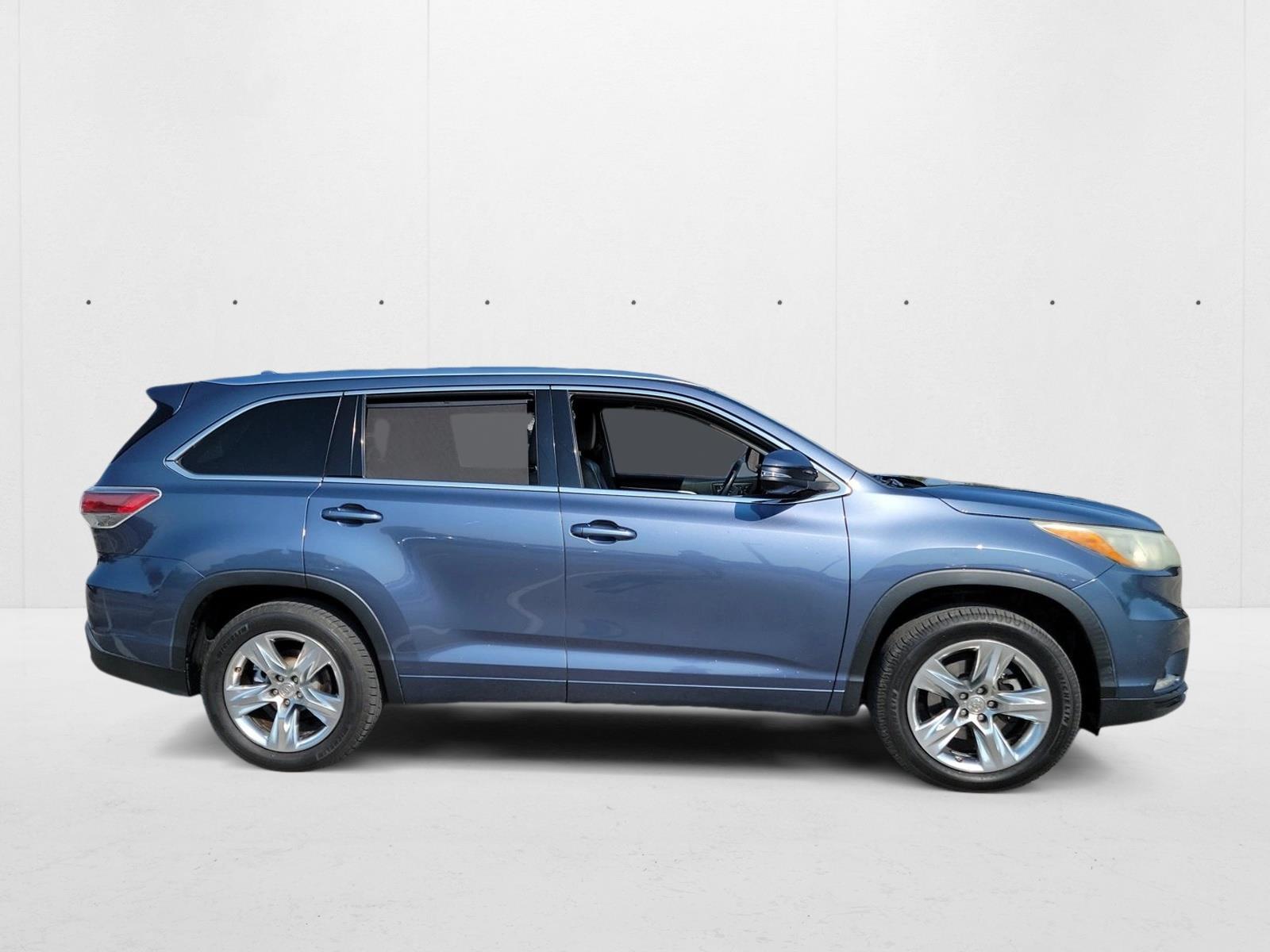 2015 Toyota Highlander Limited Platinum photo 3