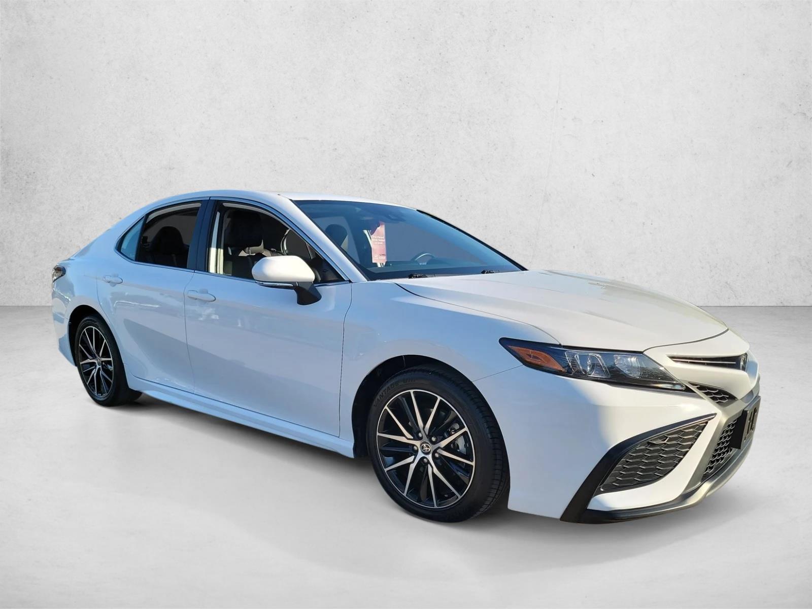2024 Toyota Camry SE photo 3