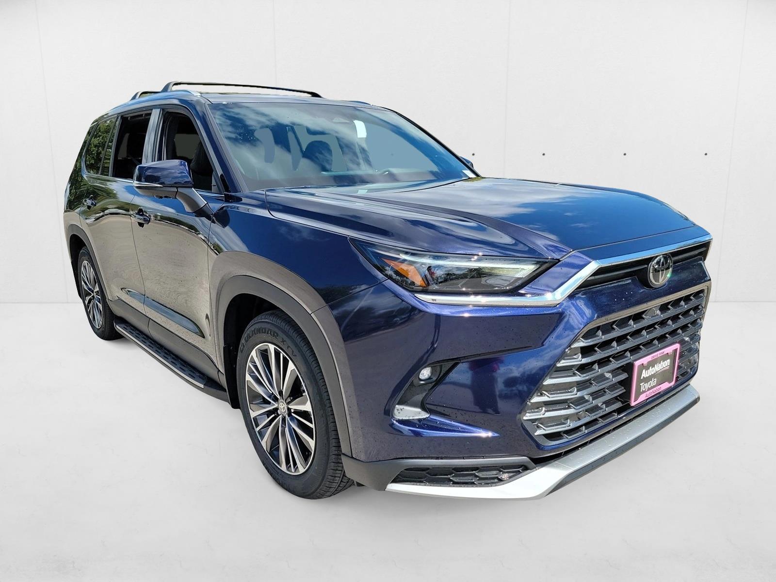 2026 Toyota Highlander Platinum Hybrid photo 3