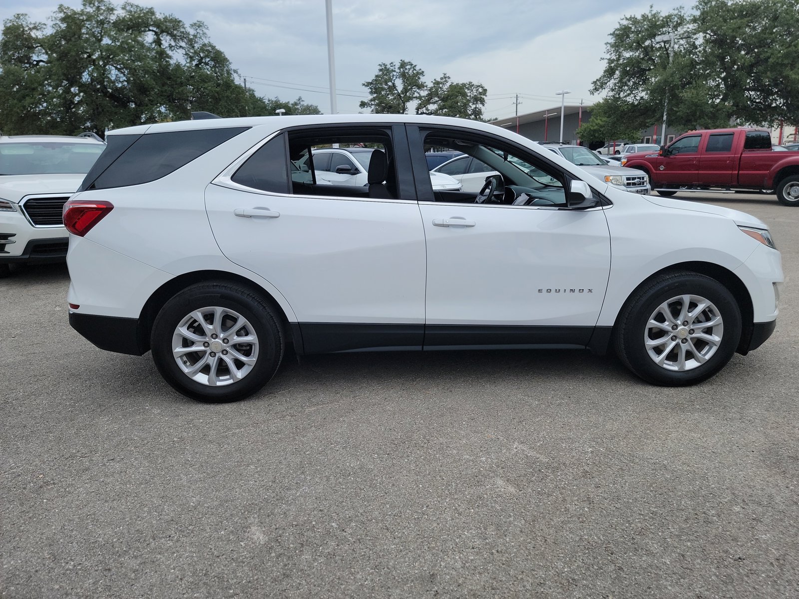 2020 Chevrolet Equinox photo 3
