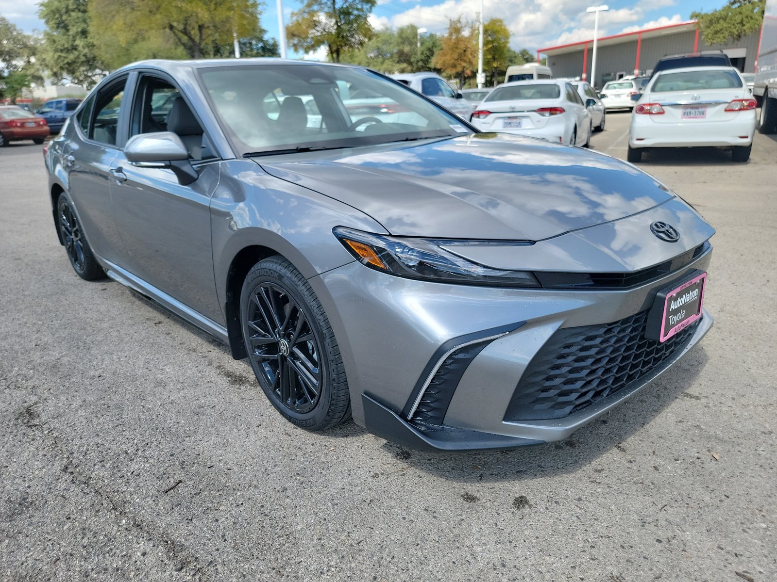 2026 Toyota Camry SE photo 3