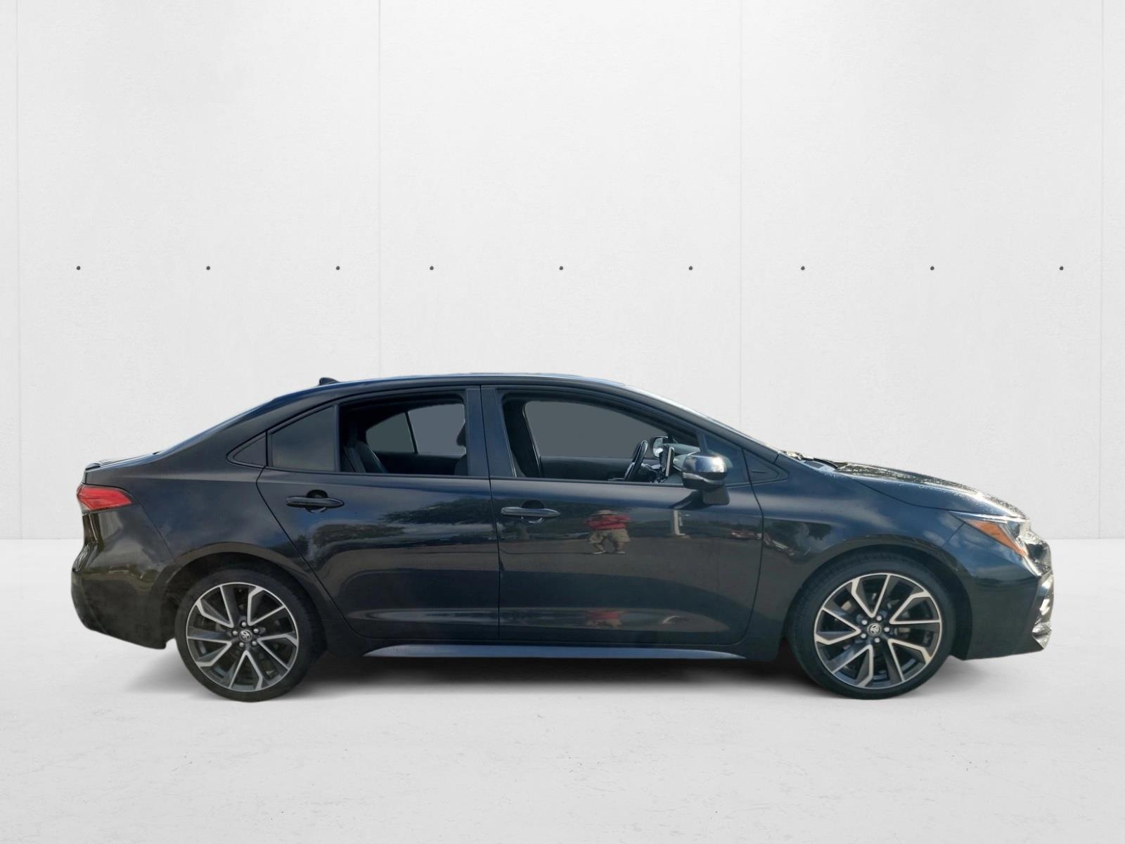2020 Toyota Corolla SE photo 2