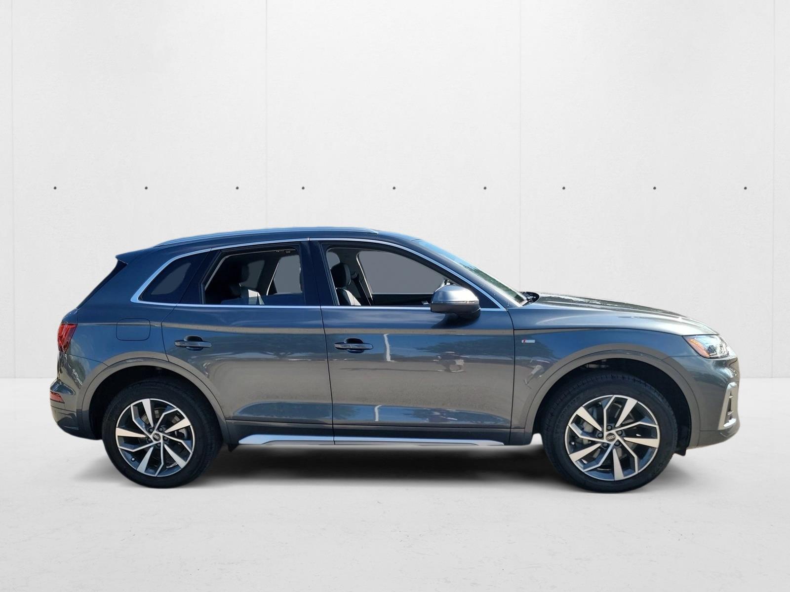 2023 Audi Q5 45 S line Premium photo 2