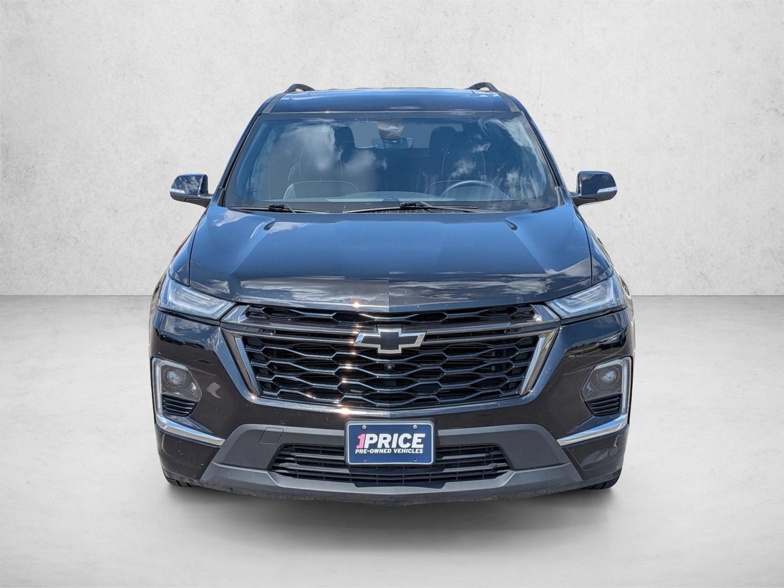 2023 Chevrolet Traverse Premier photo 2