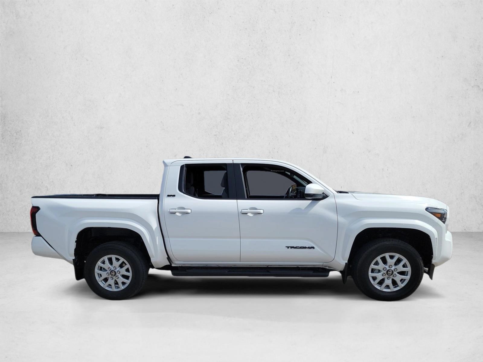 2024 Toyota Tacoma SR5 photo 4