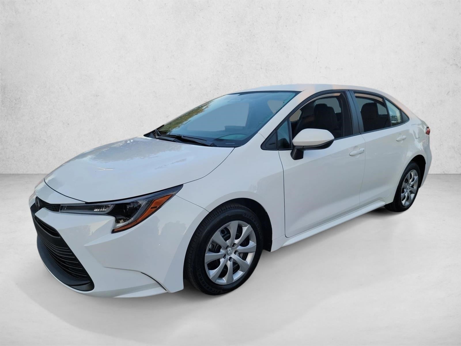 2025 Toyota Corolla LE's photo