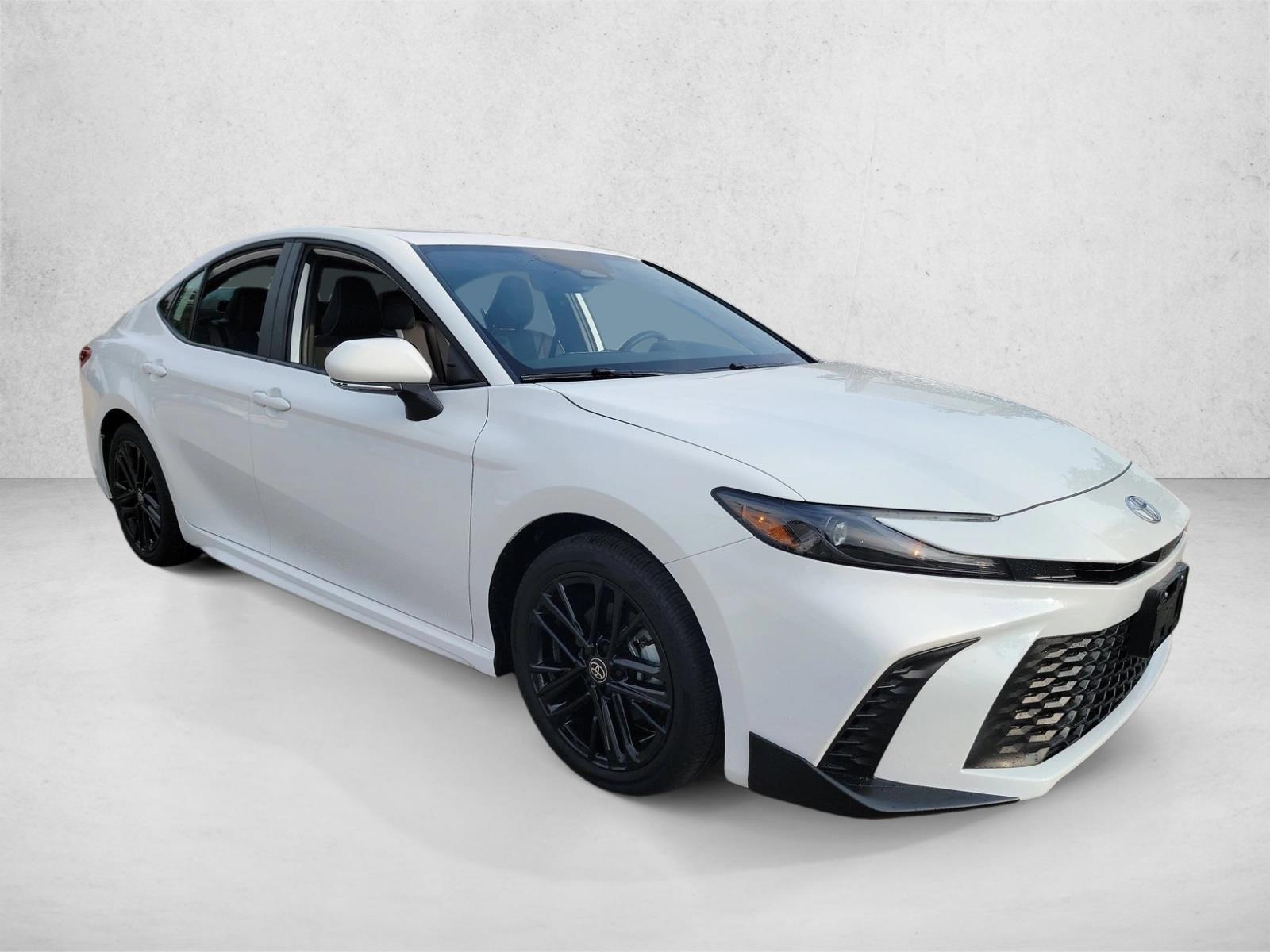 2025 Toyota Camry SE photo 3