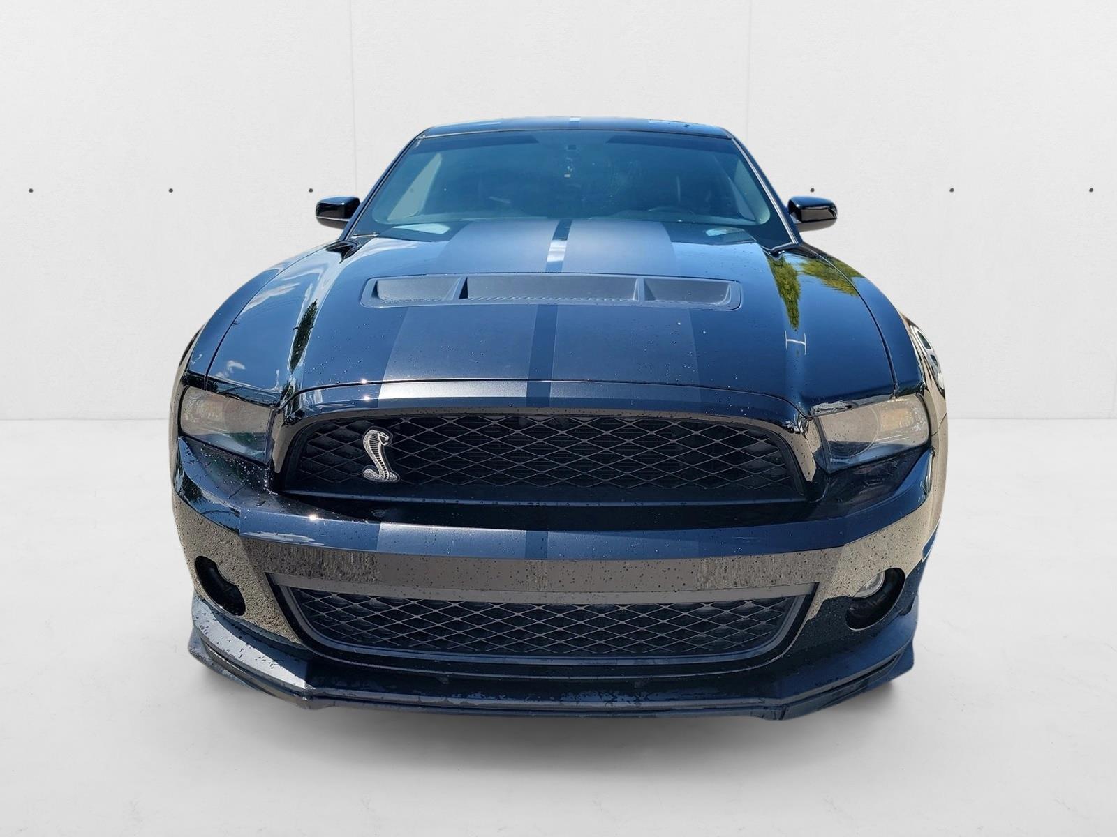 2010 Ford Mustang Shelby GT photo 2
