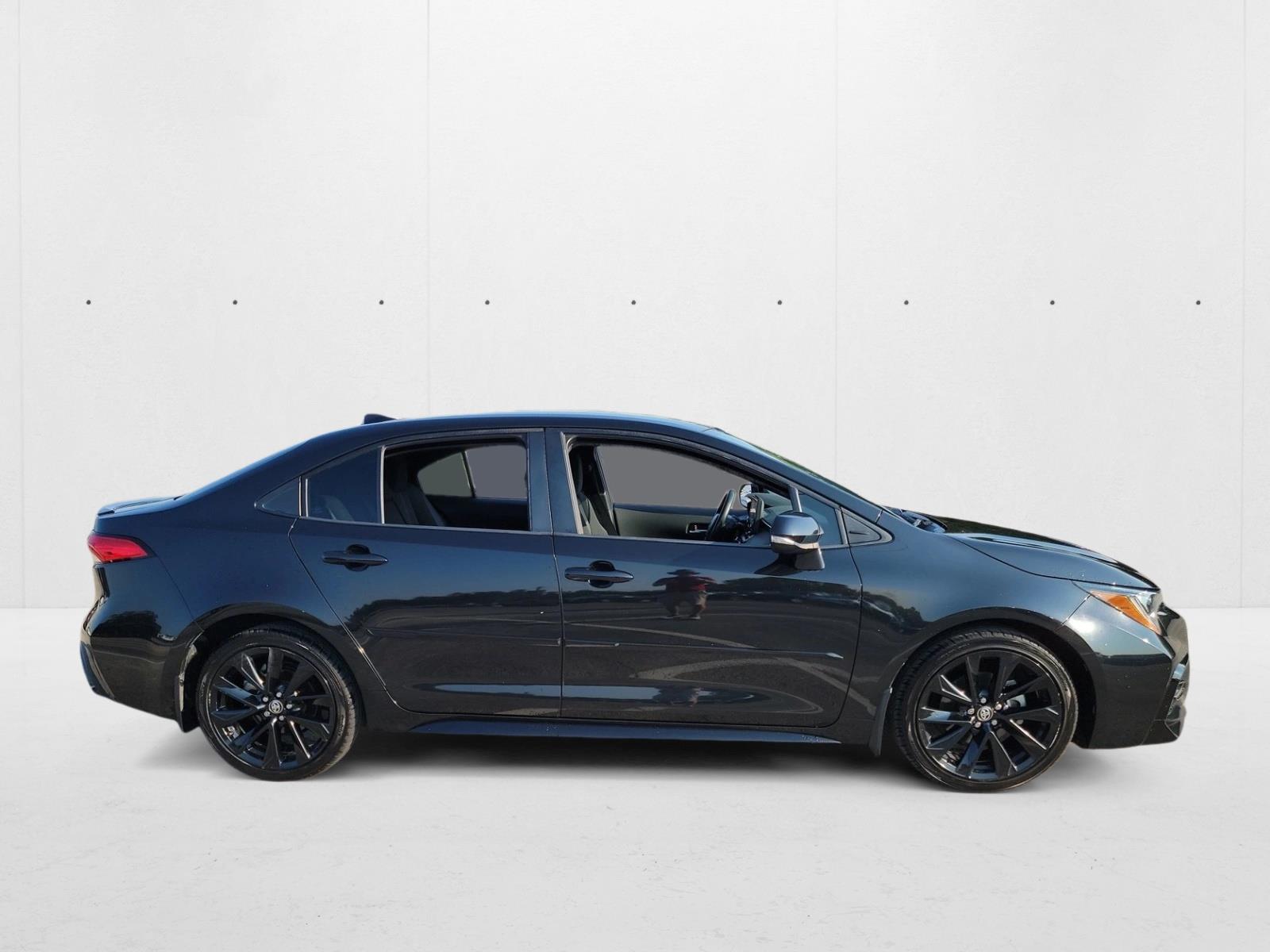 2022 Toyota Corolla SE photo 4