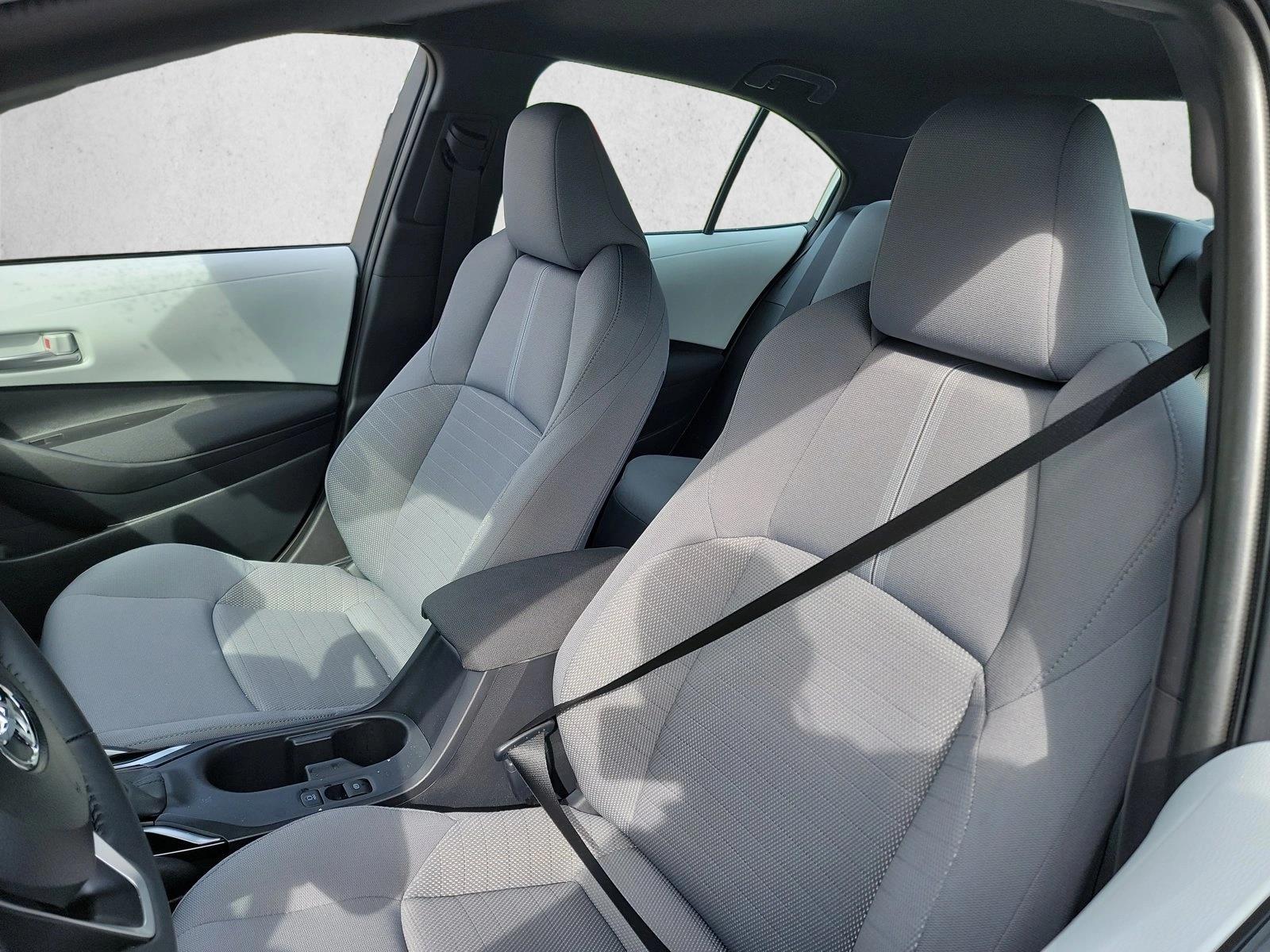 2026 Toyota Corolla SE - Photo 9