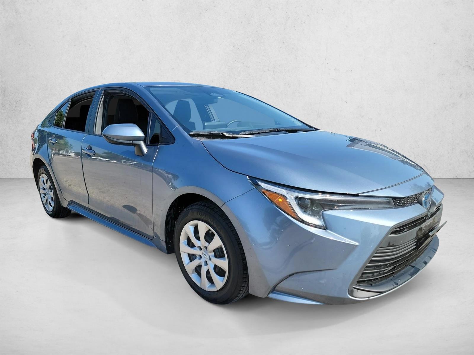 2024 Toyota Corolla Hybrid LE photo 3