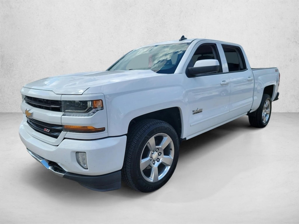 Used 2018 Chevrolet Silverado 1500 LT w/2LT Truck Crew Cab