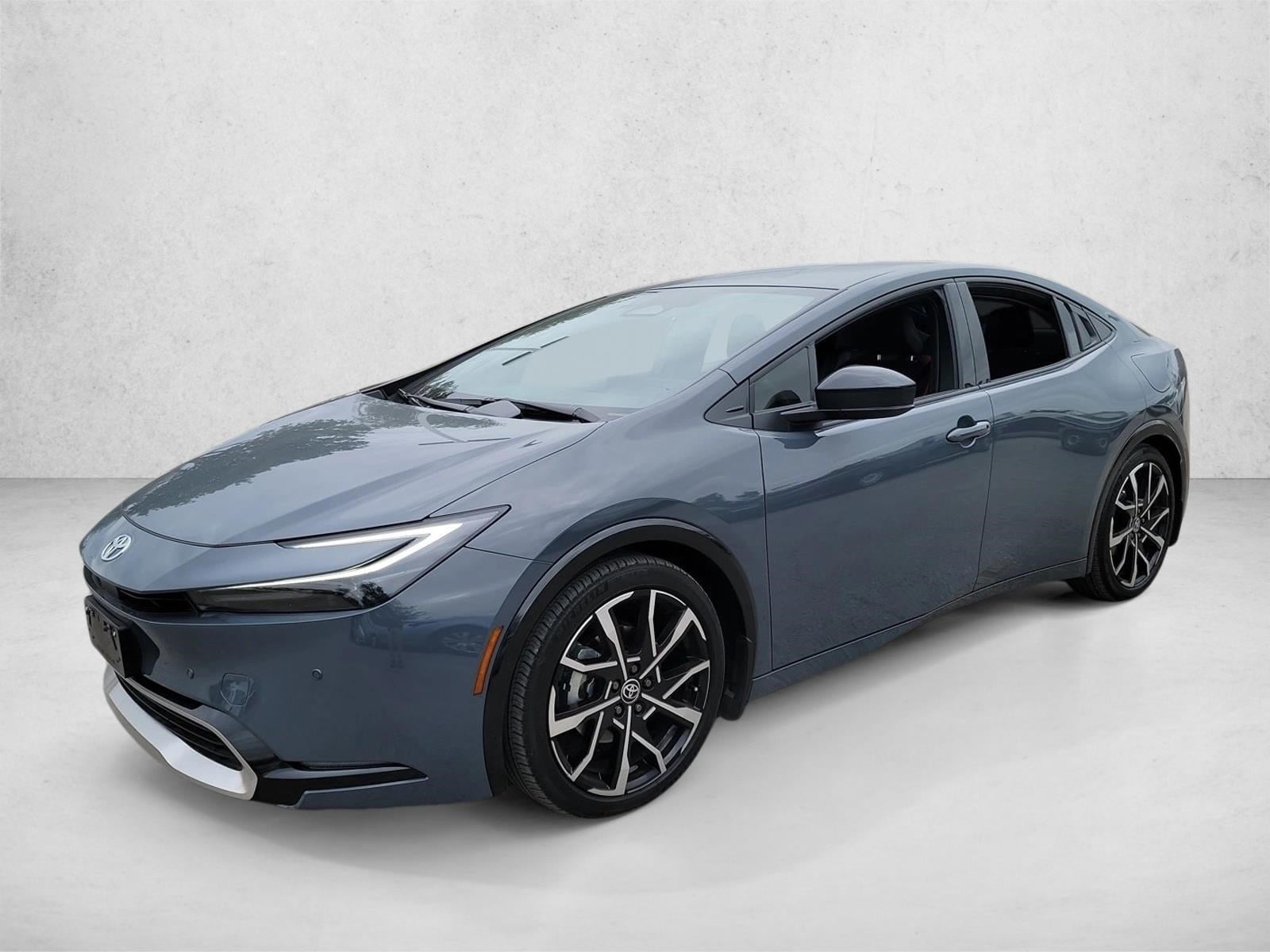 2025 Toyota Prius XSE's photo