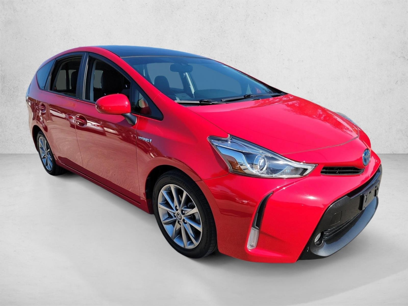 2017 Toyota Prius V Five photo 3