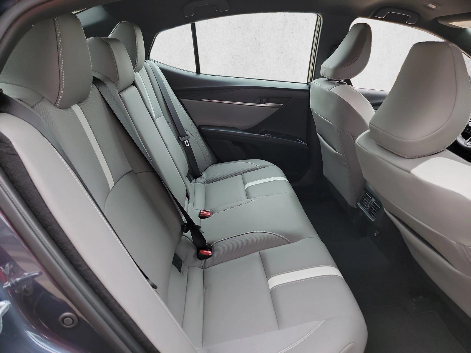 2026 Toyota Camry SE - Photo 16