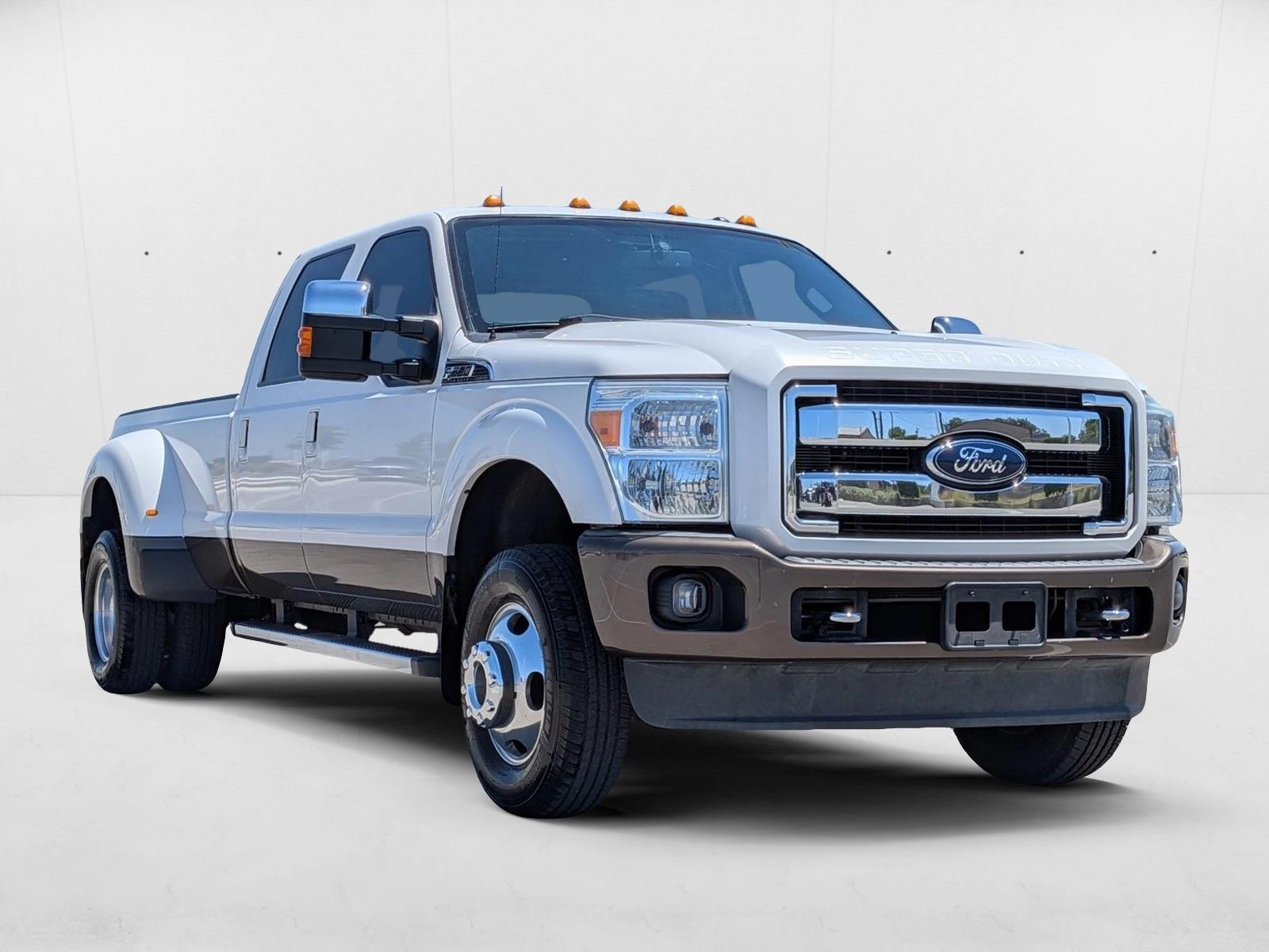 2015 Ford F-350 Lariat photo 3