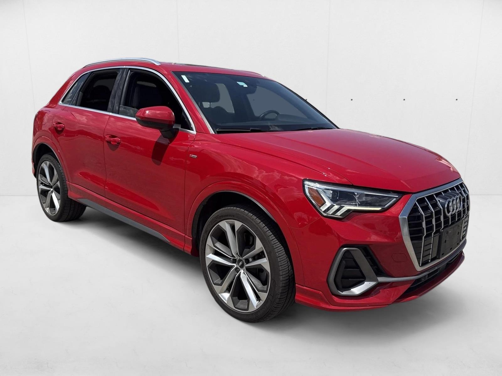 2020 Audi Q3 45 TFSI S line Premium photo 3