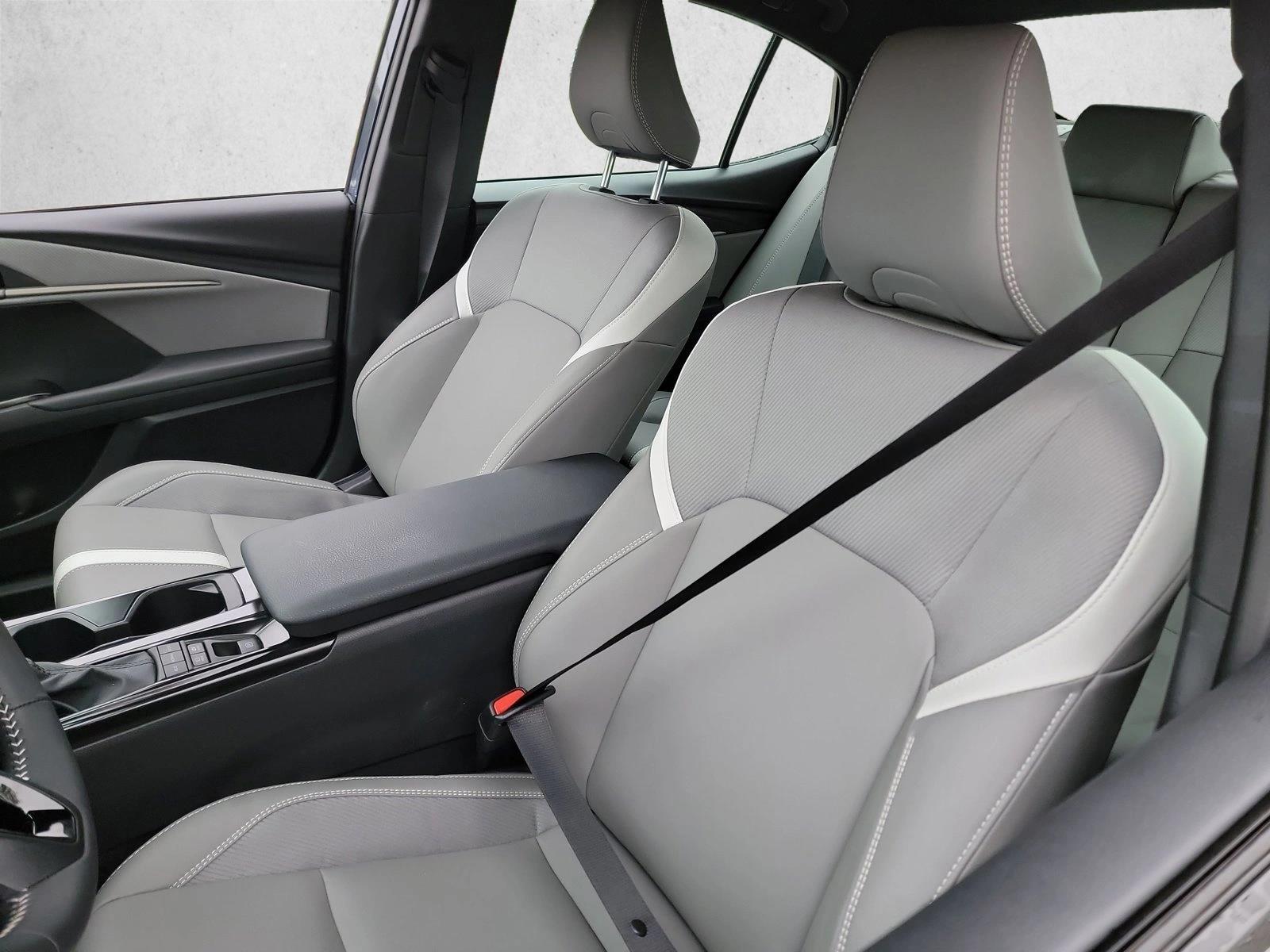 2026 Toyota Camry SE - Photo 13